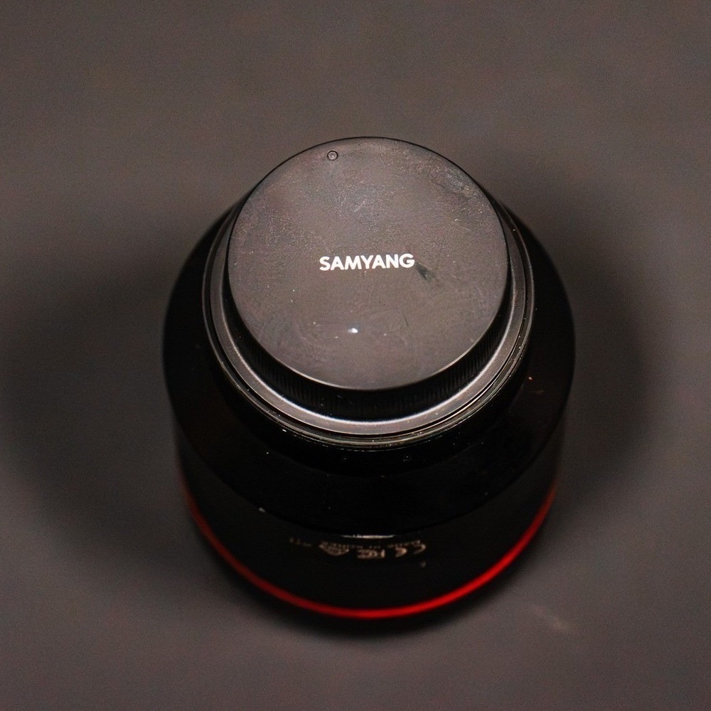Samyang AF 85mm f1.4 RF Camera Lens for Canon Mirrorless Black Prime Portrait